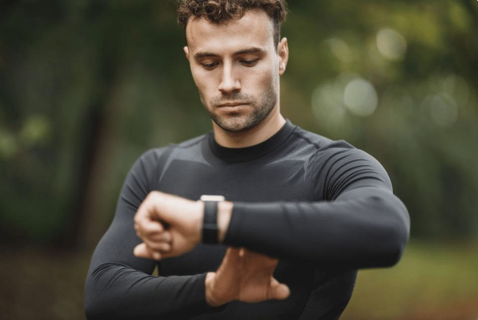 How do wearable fitness trackers measure steps? Ryze AU